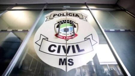 Jovem tenta matar pais a facadas e é ferido a tiros pela PM em MS