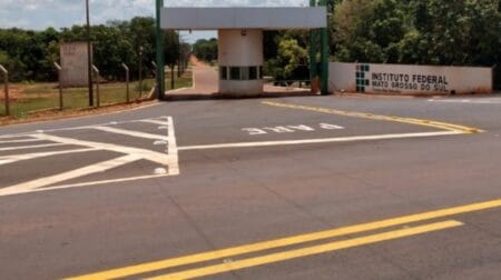 Institutos federais pedem R$ 1 bilhão para ajudar na alimentação de estudantesInstitutos federais pedem R$ 1 bilhão para ajudar na alimentação de estudantes