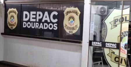 Casal é flagrado em ato sexual no gramado de terminal rodoviário em MS