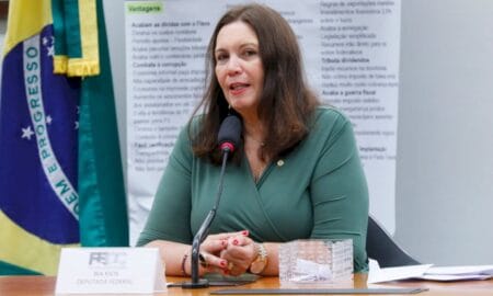 CCJ adia votação de PL que mira no MST e cria cadastro contra ‘invasores’ de terras