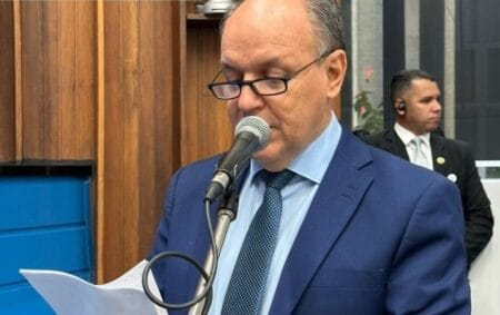 Deputado propõe multa a médico que dá privilégio a paciente particular em consultas