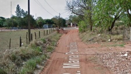 Homem sai de casa para fumar e é morto com tiro no pescoço