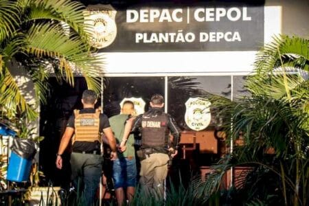 Operação mira adolescentes envolvidos em roubos de veículos