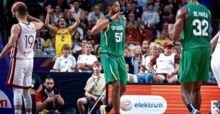 Brasil vence Letônia e carimba vaga olímpica no basquete masculino