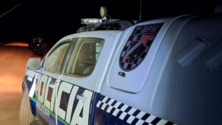 Homem é preso por xingar e tentar agredir policiais em MS