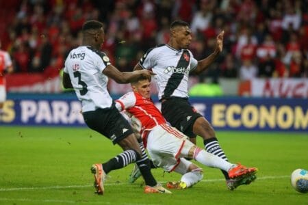 Vasco vence o Internacional no Beira-Rio e ganha a primeira fora de casa no Brasileirão