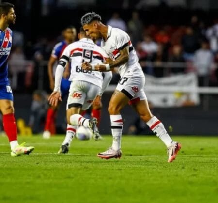 Calleri desencanta, São Paulo vence com sobras e ‘derruba’ Bahia de Ceni