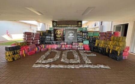 Bi-trem de materiais de reciclagem estava recheado com 8 toneladas de maconha