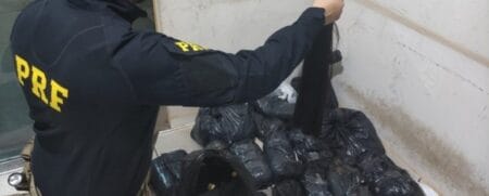 PRF apreende 61 Kg de cabelo humano em Nova Andradina