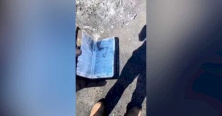 Bíblia é encontrada intacta após incêndio que destruiu ônibus em Nova Alvorada do Sul (vídeo)