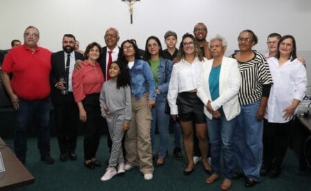 NOVA ANDRADINA: Câmara reconhece talento do artesão Augusto Procópio por suas obras com materiais recicláveis