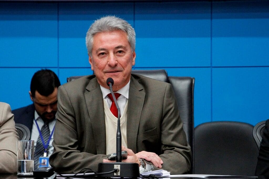 Deputado Hashioka homenageia duas musicistas com Medalha Helena Meirelles na Alems