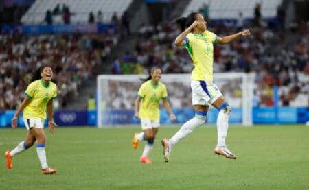 Brasil faz quatro na Espanha e disputa o ouro no futebol feminino dos Jogos Olímpicos