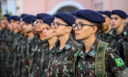 Oportunidade: Governo federal publica regras para o alistamento militar feminino