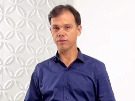 Prefeito é multado em R$ 15 mil por propaganda antecipada em evento da prefeitura