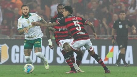 Palmeiras é dominado pelo Flamengo e abre oitavas da Copa do Brasil com derrota