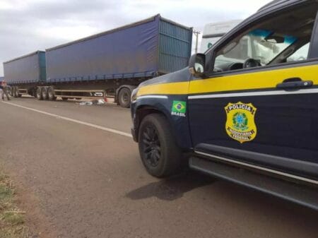 Pedestre morre ao tentar atravessar rodovia e ser atropelado por carreta na BR-158