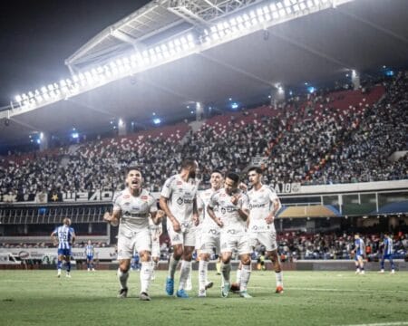 Guilherme brilha, Santos vence o Paysandu e chega ao 10º jogo sem perder na Série B