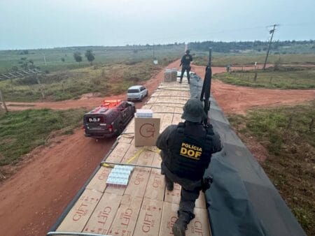 Carga de cigarro avaliada em R$ 2,9 milhões é apreendida em caminhão furtado BATANEWS/D.NEWS