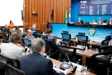 Nesta quarta-feira deputados apreciarão seis propostas