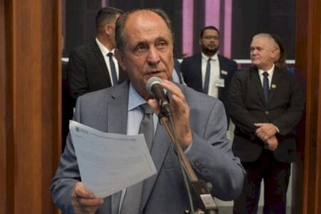 Infraestrutura: Zé Teixeira solicita obras para Jardim e Dois Irmãos