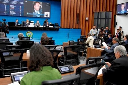 Com previsão de extraordinária, deputados apreciarão oito projetos nesta quinta-feira