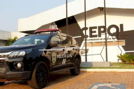 ‘Tarado’ é preso por fazer buraco em muro e mostrar pênis