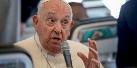 Papa Francisco condena ataques de Israel que vão “além da moralidade”