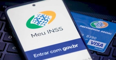 Simulador de aposentadoria do INSS calcula tempo restante até o benefício