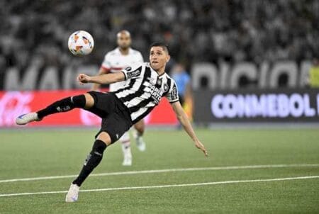 Savarino vê domínio do Botafogo, mas lamenta gols perdidos contra o São Paulo: ‘Temos que fazer’