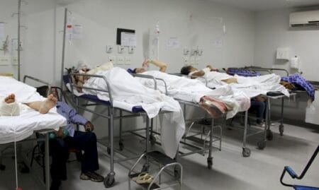 Fila de 68 mil, espera de 12 anos, falta de leitos … doentes apelam a fé para sobreviver ao caos