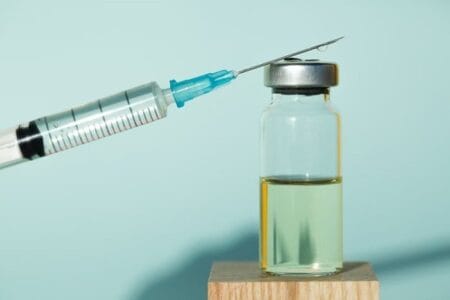 Nova vacina contra a mpox diminui transmissão do vírus, diz estudo