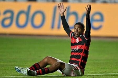 De la Cruz está fora de Flamengo x Bahia