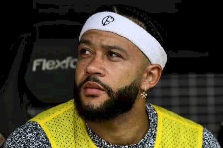 Memphis faz aulas de português na chegada ao Corinthians e quer conhecer mais do Brasil