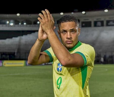 Vitor Roque admite frustração no Barcelona: ‘Pensei que seria diferente’