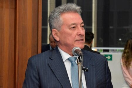 PL de Hashioka que obriga prestadoras de serviços por assinatura a retirar cabos inativados é aprovado na Assembleia