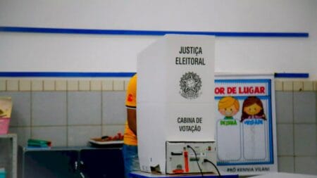Celular pode? Confira o que é permitido levar no local de votação nas Eleições de 2024
