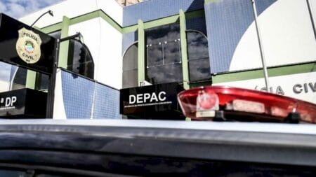 Homem é preso ao mostrar órgão genital para populares na capital MS
