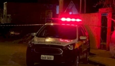 Casa de ex-prefeito, pai de vice-prefeita eleita é alvo de tiros e mulher é baleada