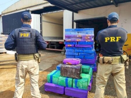 Caminhoneiro é preso ao ser flagrado transportando mais de 1,5 tonelada de maconha