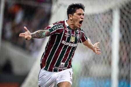Fluminense vende o Athletico-PR com gol de Cano e respira no Brasileirão