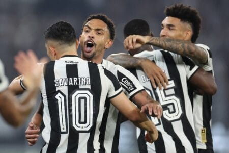 Botafogo faz cinco no Peñarol e encaminha vaga inédita na final da Libertadores