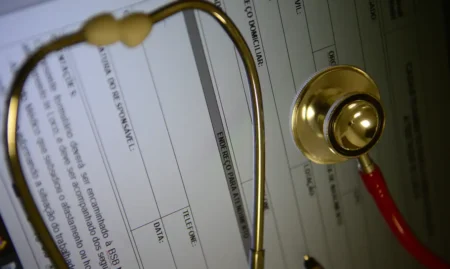 Reclamações contra planos de saúde caem pelo segundo mês seguido em setembro, diz ANS