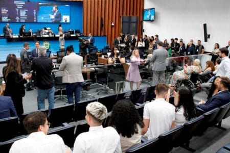 Parlamentares apreciarão cinco projetos na última sessão da semana