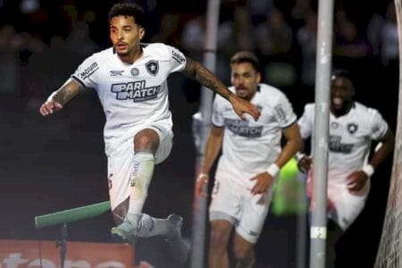 Rodada favorável aumenta chances de título do Botafogo para 59%; Palmeiras fica com 37%