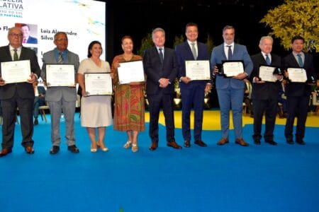 Hashioka entrega título e comenda do mérito a relevantes personalidades de Mato Grosso do Sul