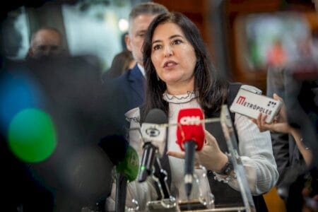 Tebet diz ter sido ‘vencida’ sobre anúncio conjunto de isenção do IR e corte de gastos
