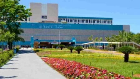 Mulher que teve 65% do corpo queimado morre na Santa Casa e família pede justiça