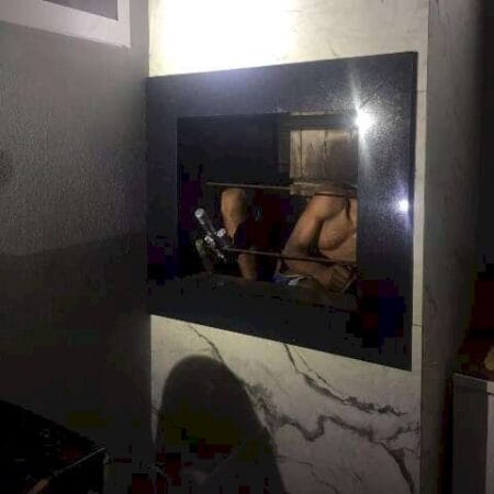Na véspera de Natal, ladrão morre ao tentar entrar em casa por chaminé