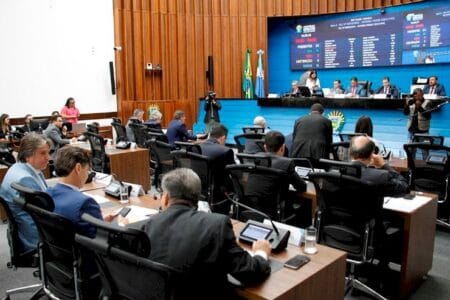 Na última sessão do ano, deputados devem votar novas regras do concurso da Polícia Civil